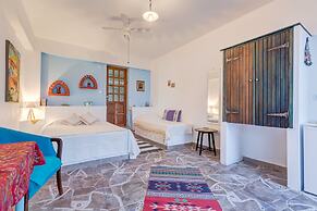 Mavi Keci Otel