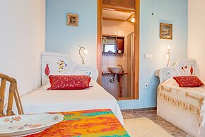 Mavi Keci Otel