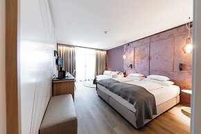 Avita Resort