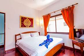 3 Bedrooms Pool Villa Walk to Patong