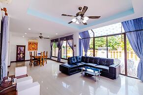 3 Bedrooms Pool Villa Walk to Patong