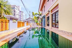 3 Bedrooms Pool Villa Walk to Patong