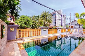 3 Bedrooms Pool Villa Walk to Patong