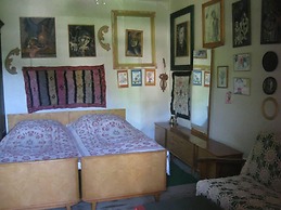 Guest House Gallery