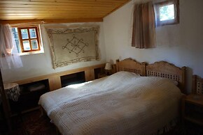 Guest House Gallery