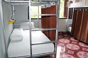 Aham Backpackers Hostel - Adults Only