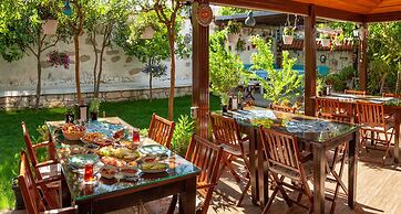 Flores Hotel Alacati