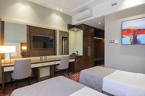 Hotel Senator