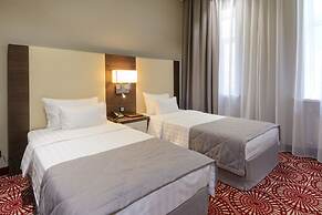 Hotel Senator
