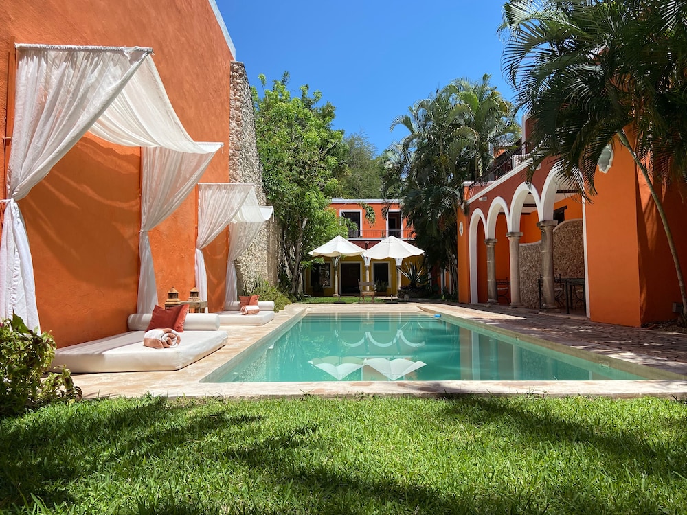 Art 64 Guest House – Adults Only