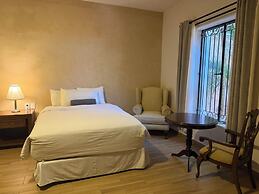 Art 64 Guest House – Adults Only