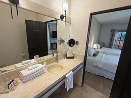 Art 64 Guest House – Adults Only