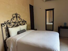 Art 64 Guest House – Adults Only