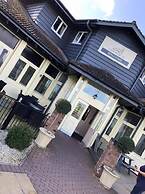 Cuttle Bridge Inn Hotel