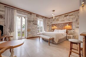 Navalia Otel