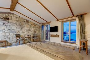 Navalia Otel