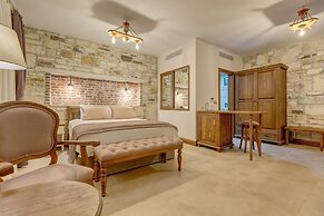Navalia Otel
