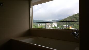 Ze Hu B&B