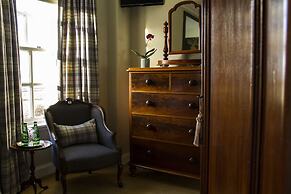 Glenegedale House