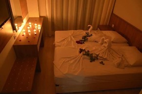 Side Palace Hotel