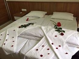 Side Palace Hotel