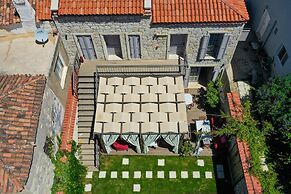 Alacati Cona Otel