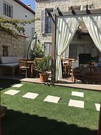 Alacati Cona Otel