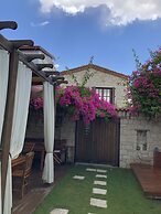 Alacati Cona Otel