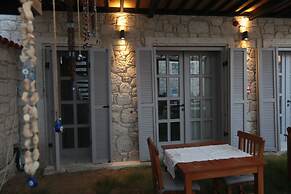 Alacati Cona Otel