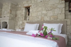 Alacati Cona Otel