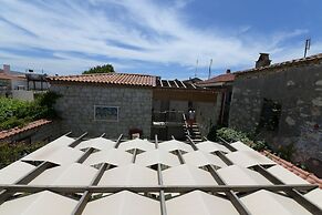 Alacati Cona Otel