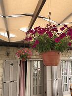 Alacati Cona Otel
