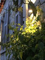 Alacati Cona Otel