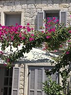 Alacati Cona Otel