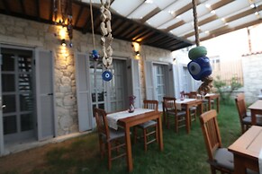 Alacati Cona Otel