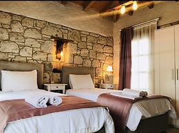 Alacati Cona Otel