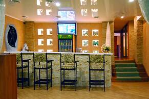 Lybid Plaza