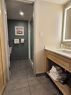 Vittoria Hotel and Suites