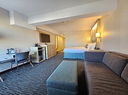 Vittoria Hotel and Suites