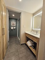 Vittoria Hotel and Suites
