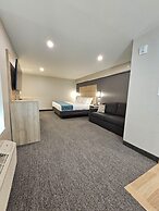 Vittoria Hotel and Suites