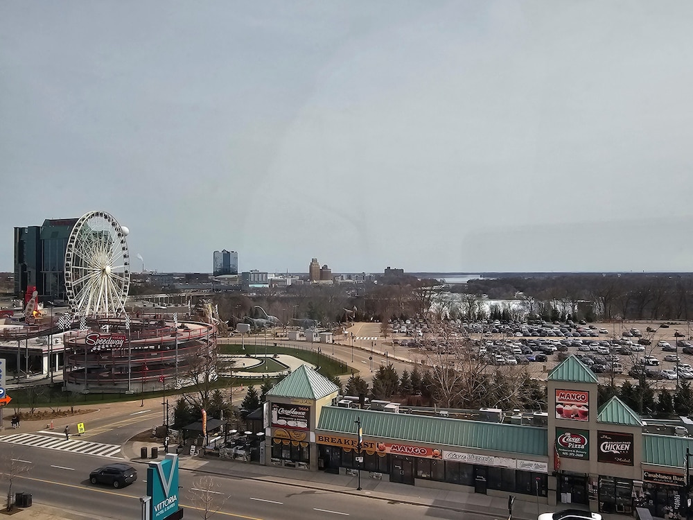 Vittoria Hotel and Suites