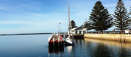 Port Albert Motel