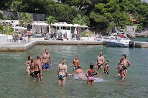 Kalamota Beach House
