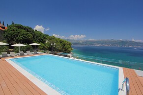 Kalamota Beach House