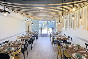 Kalamota Beach House