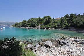 Kalamota Beach House