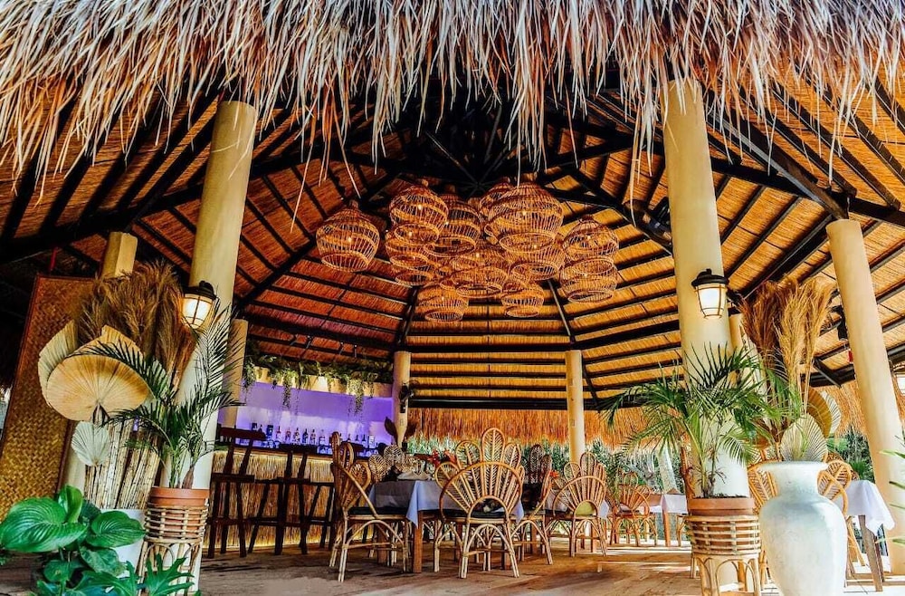 Las Cabanas Beach Resort