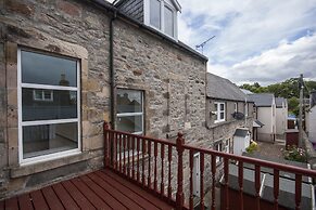 1 Varis Apartments