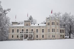 Kartanohotelli Karhulan Hovi